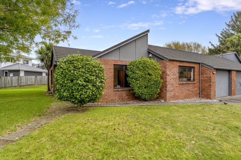 6 Kew Grove, Raumati Beach, Paraparaumu - Carousel 1