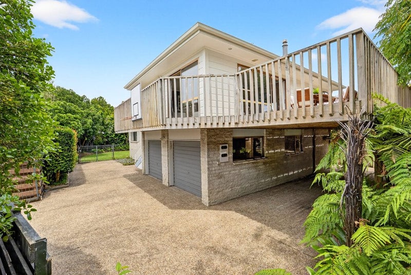 12 Coulthard Terrace, Opaheke, Papakura - Carousel 1