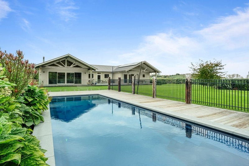 34 Scarlys Way, Okitu, Gisborne - Carousel 1