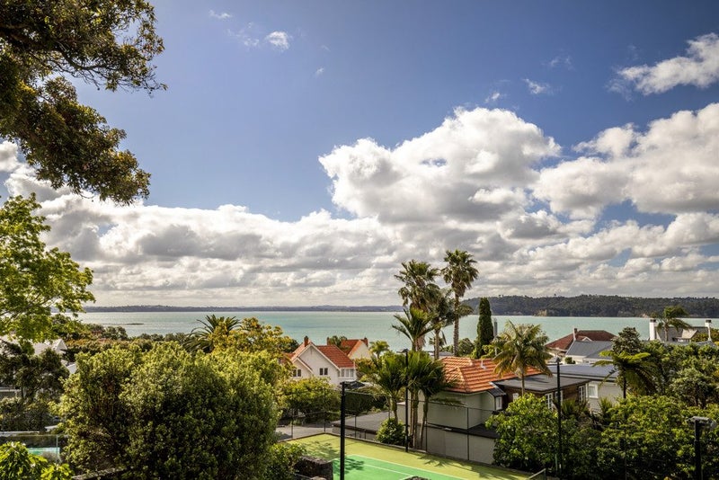 5 Bella Vista Road, Herne Bay, Auckland - Carousel 1