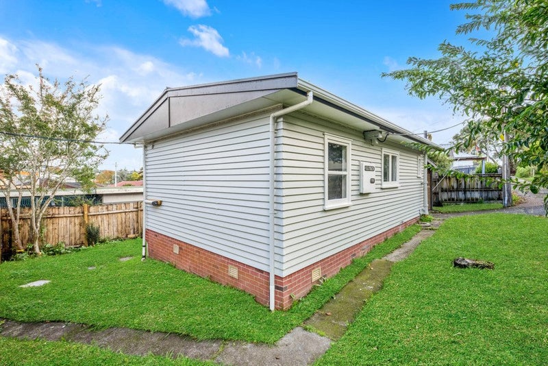 1/60a View Road, Henderson, Waitakere City, Auckland - Carousel 2