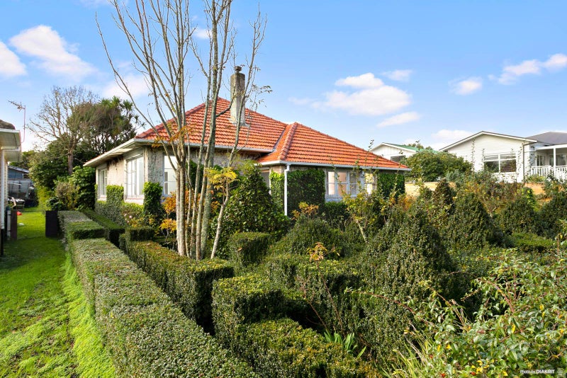 1 Renton Road, Mount Albert, Auckland - Carousel 1