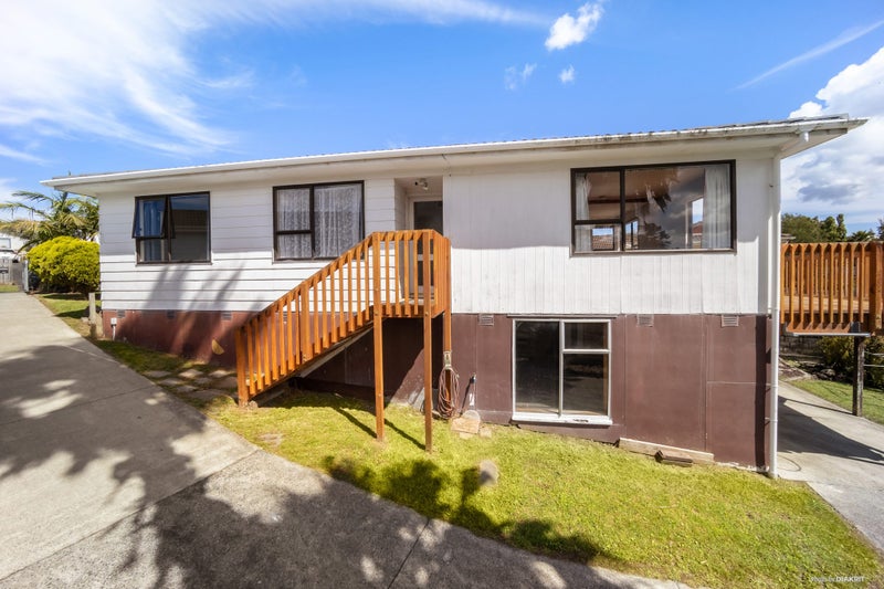 77 Brunner Road, Glen Eden, Auckland - Carousel 1