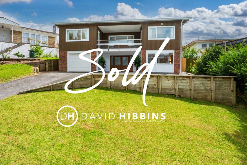 10 Woodcote Drive, Glenfield, Auckland - Carousel 1