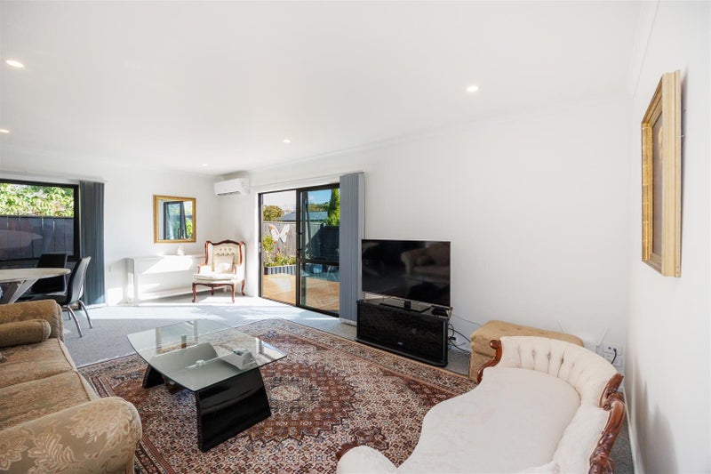 1 William Street, Marton - Carousel 2