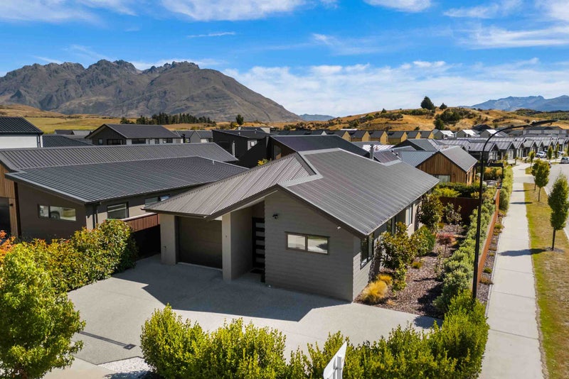 2 Collie Road, Jacks Point, Queenstown - Carousel 1