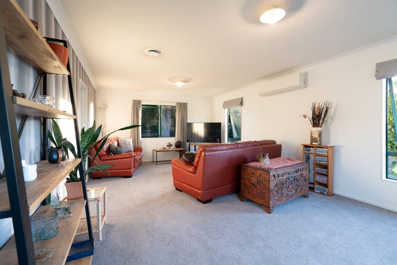 27 Lee Road, Burbush, Hamilton - Carousel 2