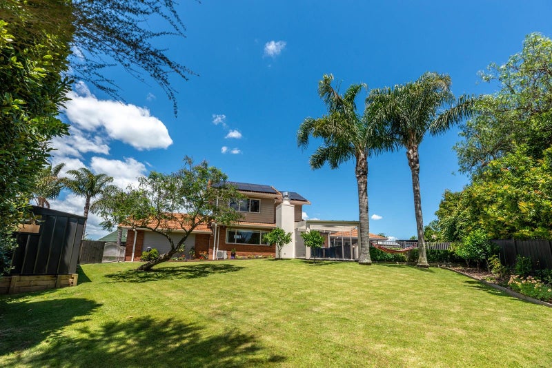11 Hinton Place, Pyes Pa, Tauranga - Carousel 1