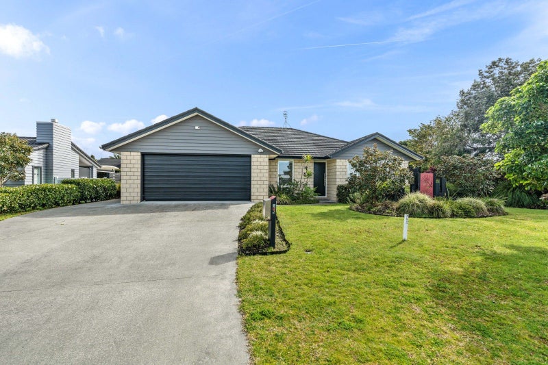 6 Stace Hopper Drive, One Tree Point - Carousel 1
