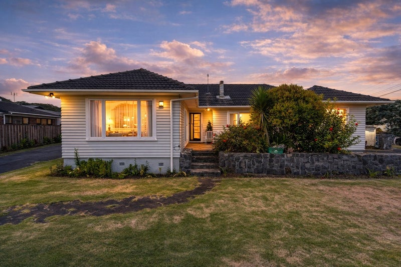 107 Taylor Road, Mangere Bridge, Auckland - Carousel 1