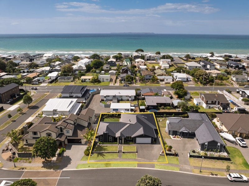 3 Excelsa Place, Papamoa Beach, Papamoa - Carousel 1