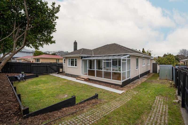 35 Lake Crescent, Hamilton Lake, Hamilton - Carousel 19