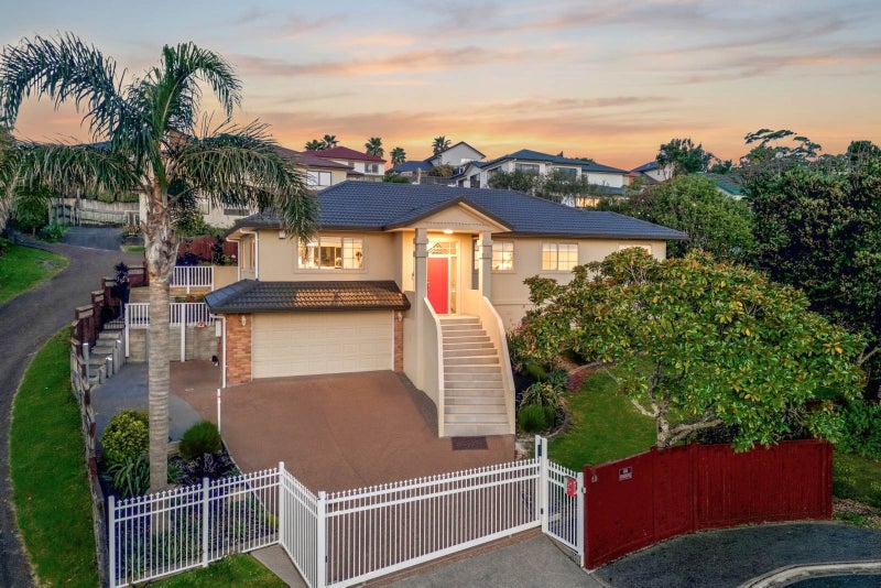 32 Canary Place, Unsworth Heights, Auckland - Carousel 1