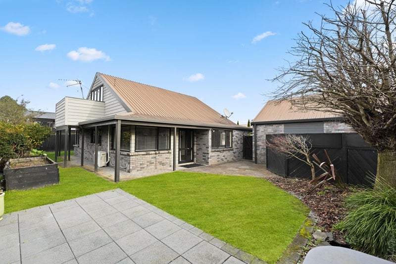 32A Ashley Street, St Andrews, Hamilton - Carousel 1