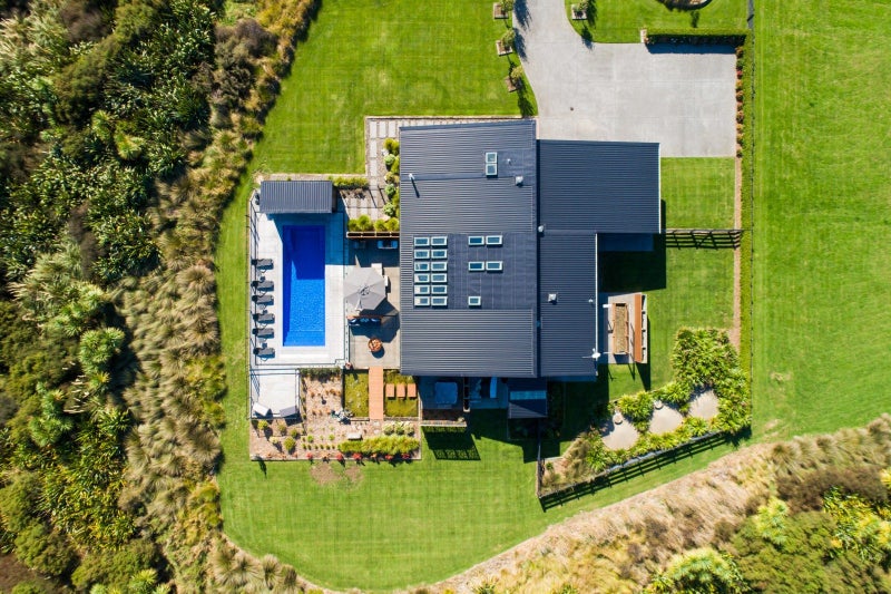 9 Paterson Lane, Kelvin Grove, Palmerston North - Carousel 1