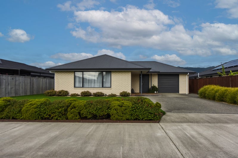 35 Berryfield Drive, Richmond, Richmond - Carousel 1