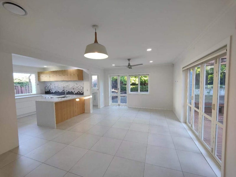 24 Tyrian Close, Half Moon Bay, Auckland - Carousel 2