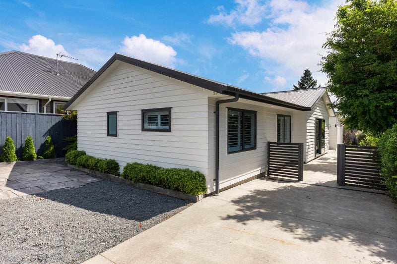 11 Poplar Grove, Ebdentown, Upper Hutt - Carousel 1