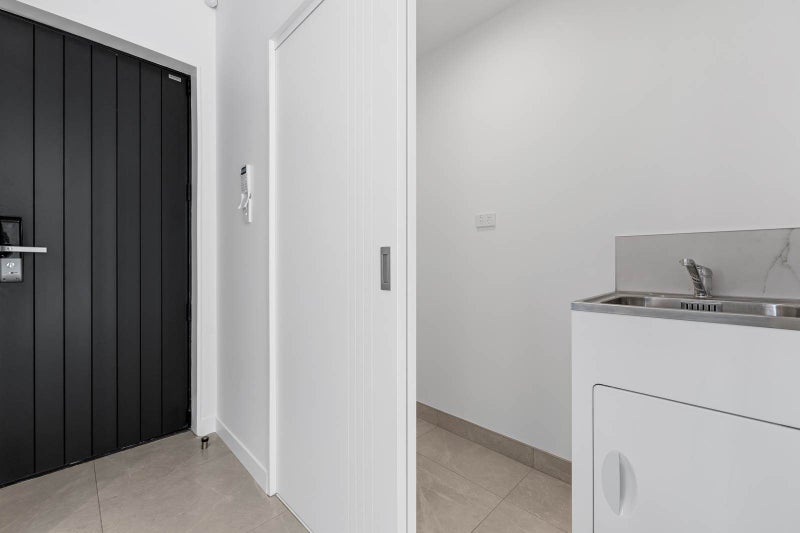 16 Tūkauri Place, Papakura - Carousel 16