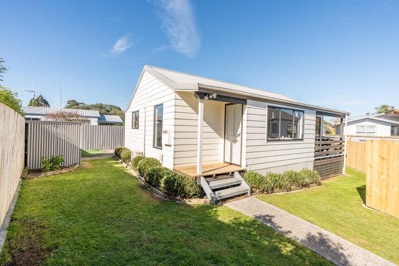 8C Macdonald Road, Glenview, Hamilton - Carousel 1