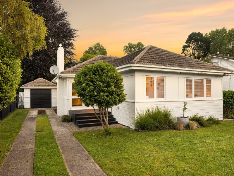 51 Rimu Street, Maeroa, Hamilton - Carousel 1