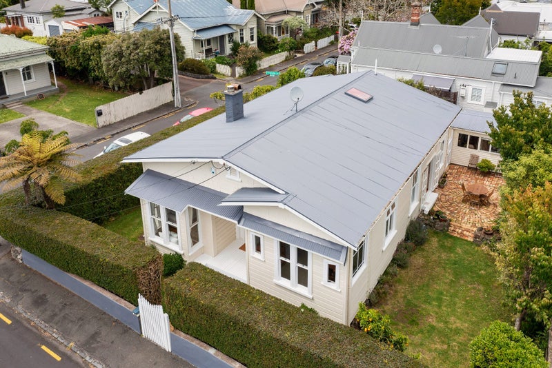 38 Edenvale Crescent, Mount Eden, Auckland - Carousel 1