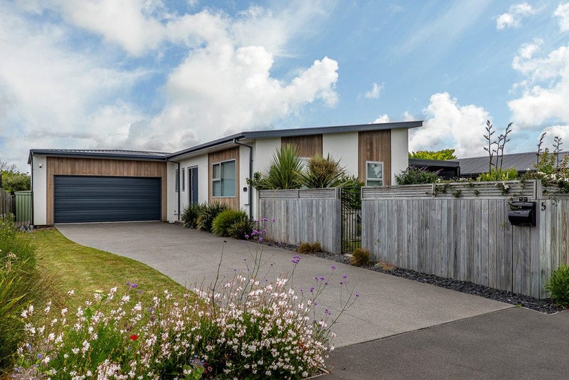 5 Kingsbridge West, Burwood, Christchurch - Carousel 2