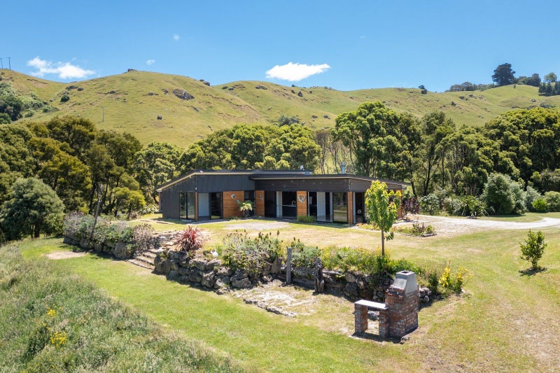 1995 Waimarama Road, Waimārama - Carousel 2