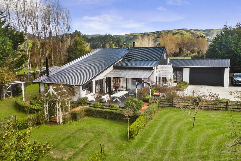 111A Johnsons Road, Whitemans Valley, Upper Hutt, Wellington - Carousel 2