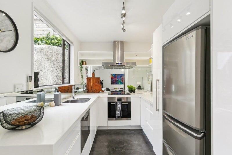 90 Majoribanks Street, Mount Victoria, Wellington - Carousel 2