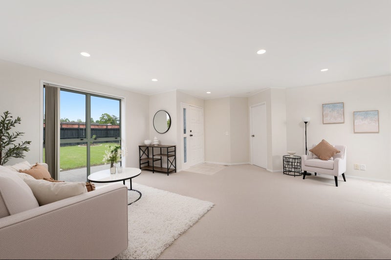 28 Heversham Place, Glendene, Auckland - Carousel 2