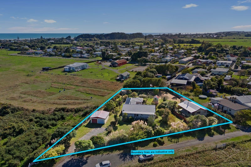 35 Old Coach Road South, Otaki Beach, Otaki - Carousel 25