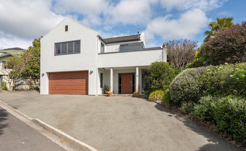 21 Idesia Grove, Richmond - Carousel 1