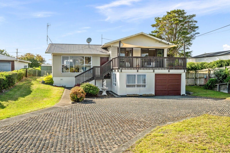 11 Karoro Road, One Tree Point - Carousel 2