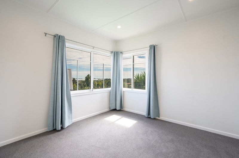 12 Penny Lane, Richmond - Carousel 2