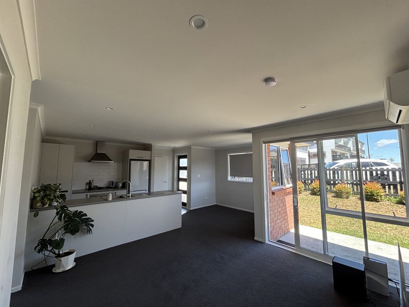 90 Pragma Rise, Rototuna, Hamilton, Waikato - Carousel 2
