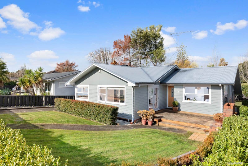 12 Mountbatten Avenue, Hillcrest, Auckland - Carousel 1