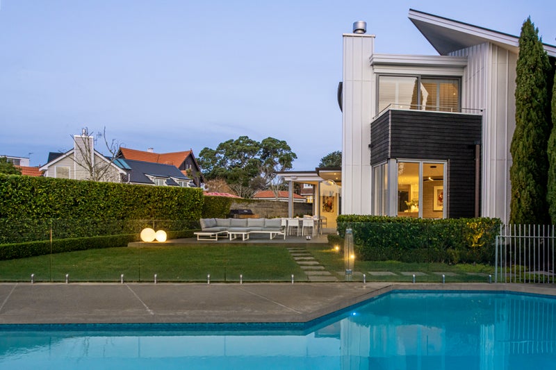 33A Stanley Point Road, Stanley Point, Auckland - Carousel 20