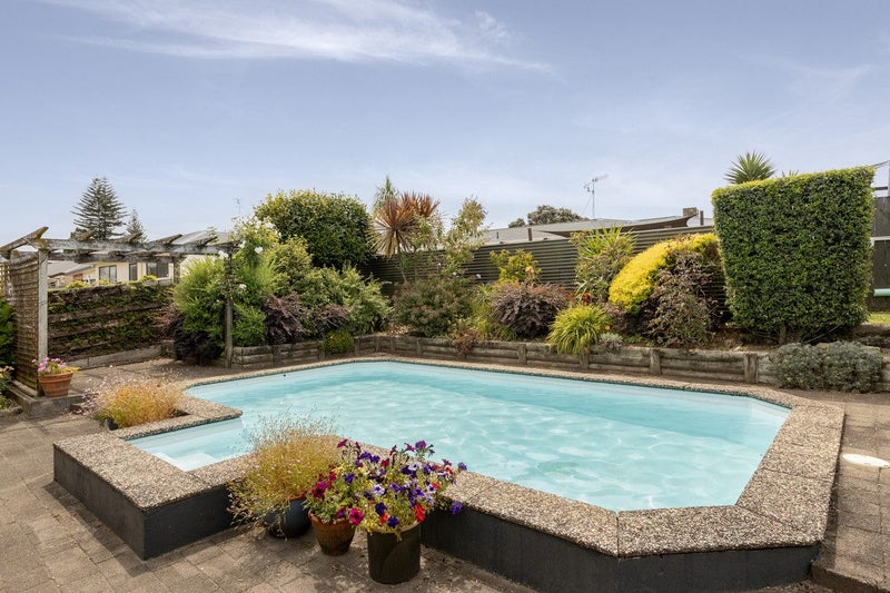17 Glenfield Place, Brookfield, Tauranga - Carousel 2