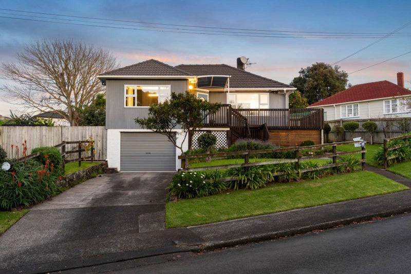 2 Oran Road, Panmure, Auckland - Carousel 1