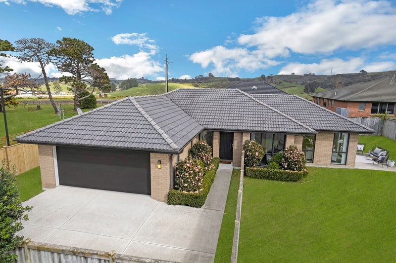 24 Pyne Crescent, Pokeno - Carousel 1
