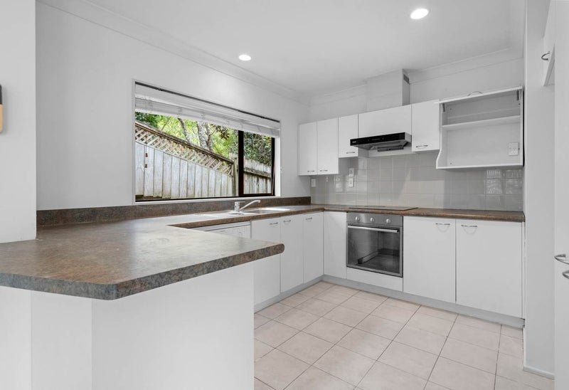 17A Janome Place, Bucklands Beach, Manukau City, Auckland - Carousel 2
