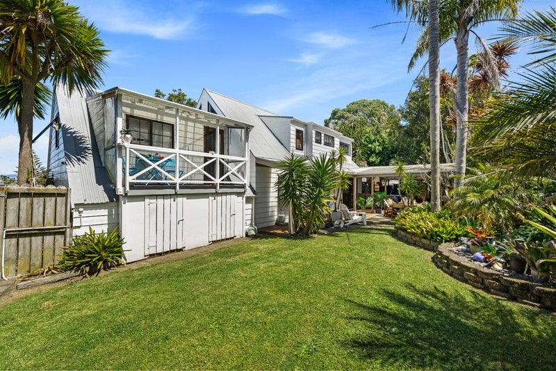 20 Fitzherbert Avenue, West Harbour, Auckland - Carousel 2