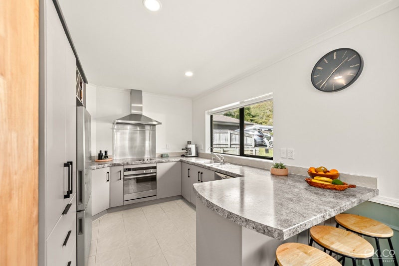 3 Boleyn Close, Kingsley Heights, Upper Hutt - Carousel 2