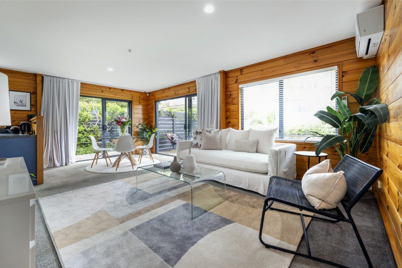 21A Fraser Road, Narrow Neck, Auckland - Carousel 1