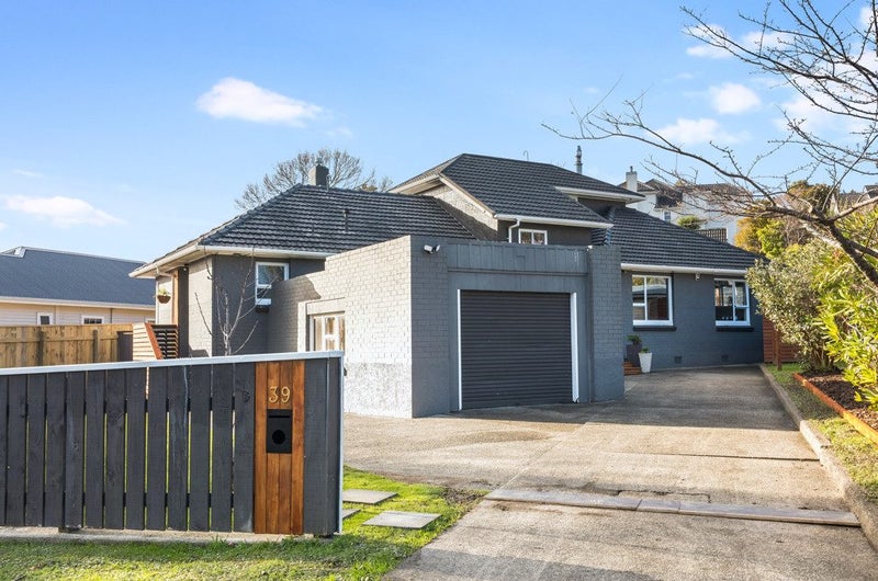 39 Whitemans Road, Silverstream, Upper Hutt - Carousel 1