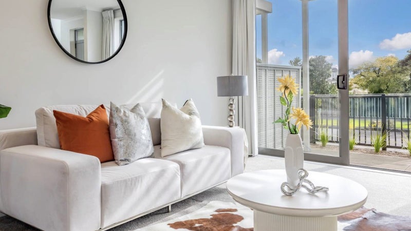 10A Vialou Lane, Stonefields, Auckland - Carousel 1