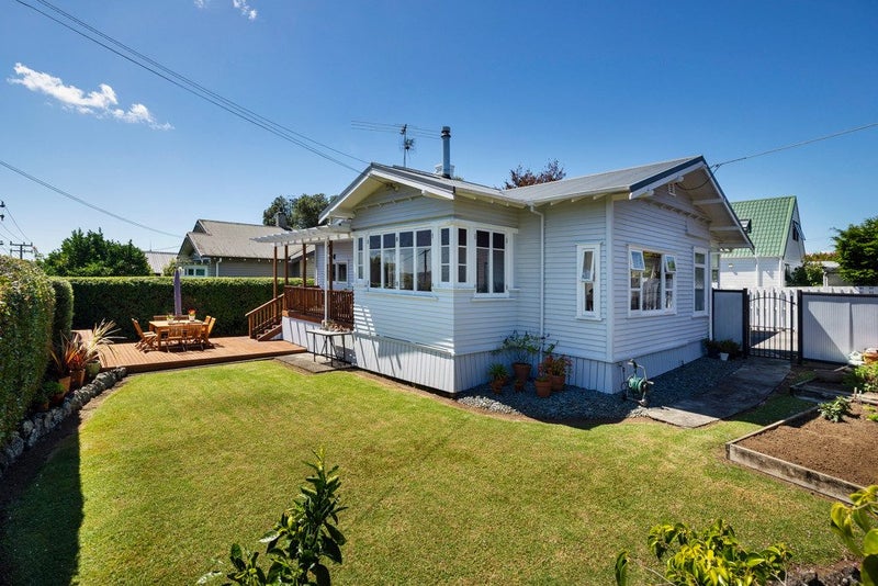 15 Maybeck Road, Mount Albert, Auckland - Carousel 1