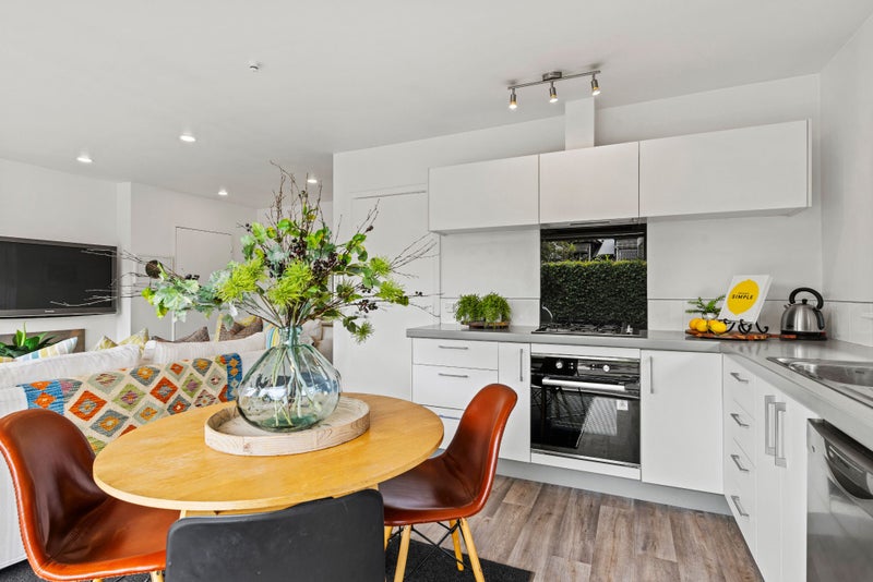 2/110 Leinster Road, Strowan, Christchurch - Carousel 2