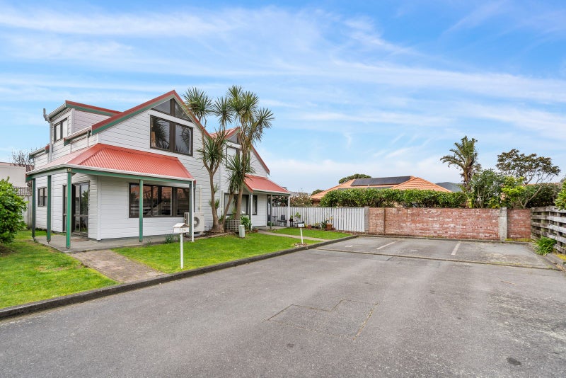 7/58 Cuba Street, Petone, Lower Hutt - Carousel 2